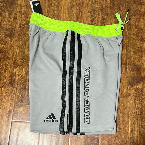 ADIDAS Men’s BASKETBALL Shorts - Size XL